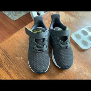 Toddler boy tennis shoes